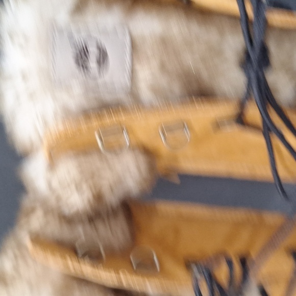 Women's Timberland Fur-Trim Boots- Size 5.5 - Picture 4 of 15